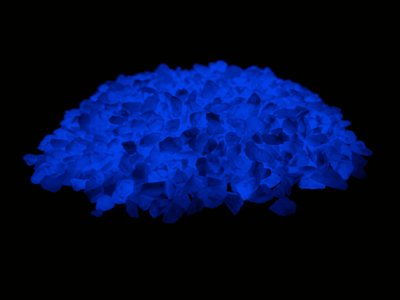 pierre luminescentes bleu